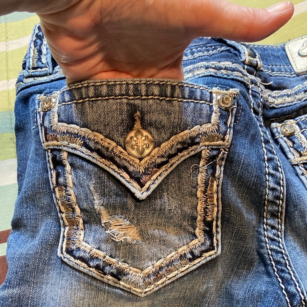 Women’s Distressed Denim Short by Miss Me Brand. EUC! - Picture 9 of 16